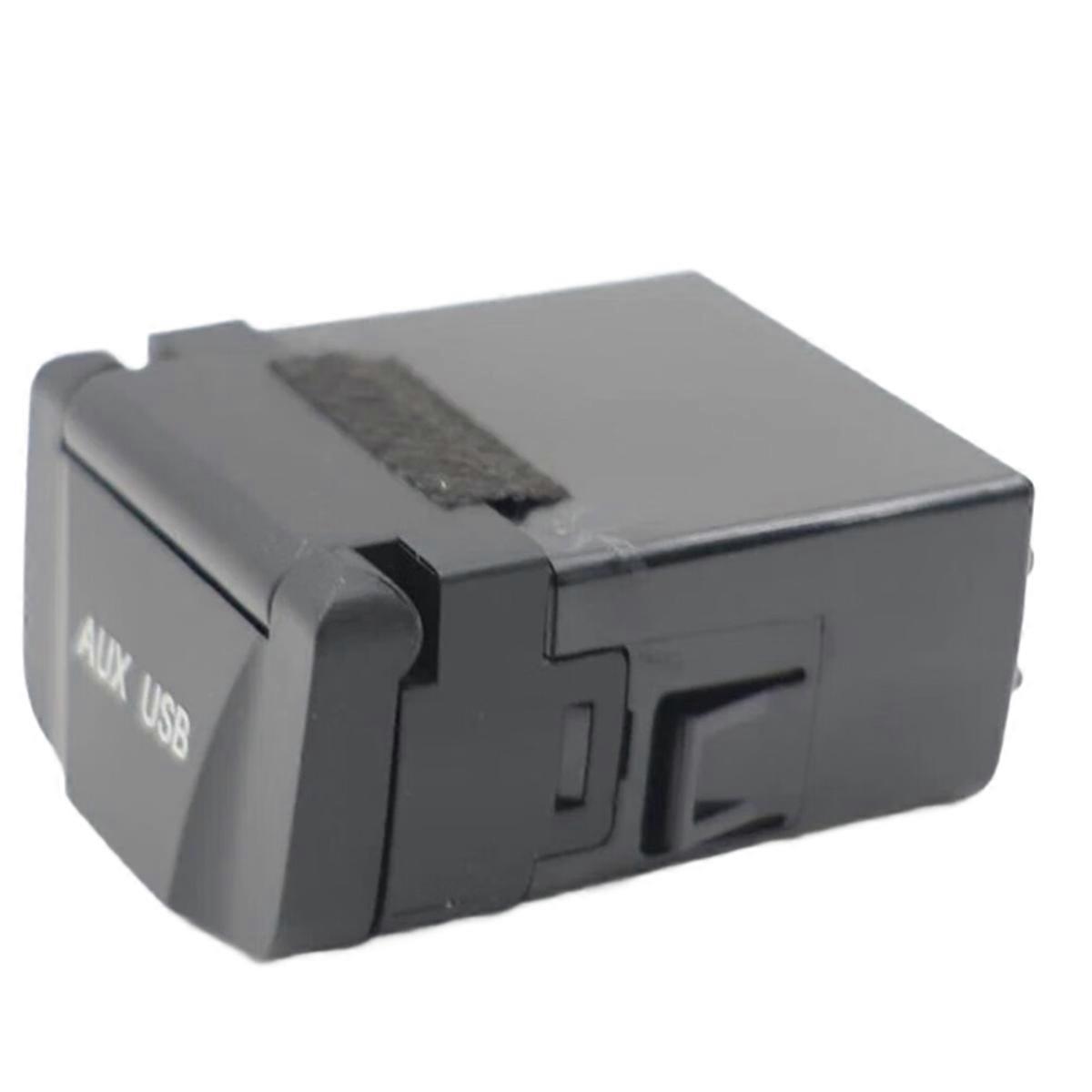 961212W500 Car USB Port USB Socket for Sport 2013-2015 AUX&USB Socket Assembly 96121-2W500