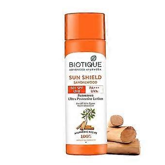 Biotique Bio Sandelholz Sonnenschutz Ultra Beruhigende Gesichtslotion, LSF 50+ |Fair und mit Feuchtigkeit versorgt| Wasserdicht | Für alle Hauttypen| 120 ml