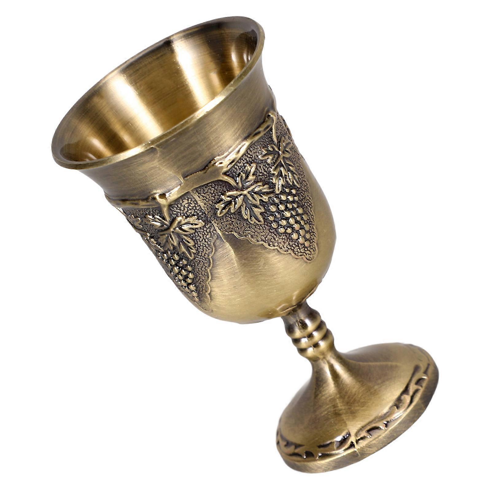 Decorative Wine Goblet for Drinking Use with Vintage Engraved Pattern