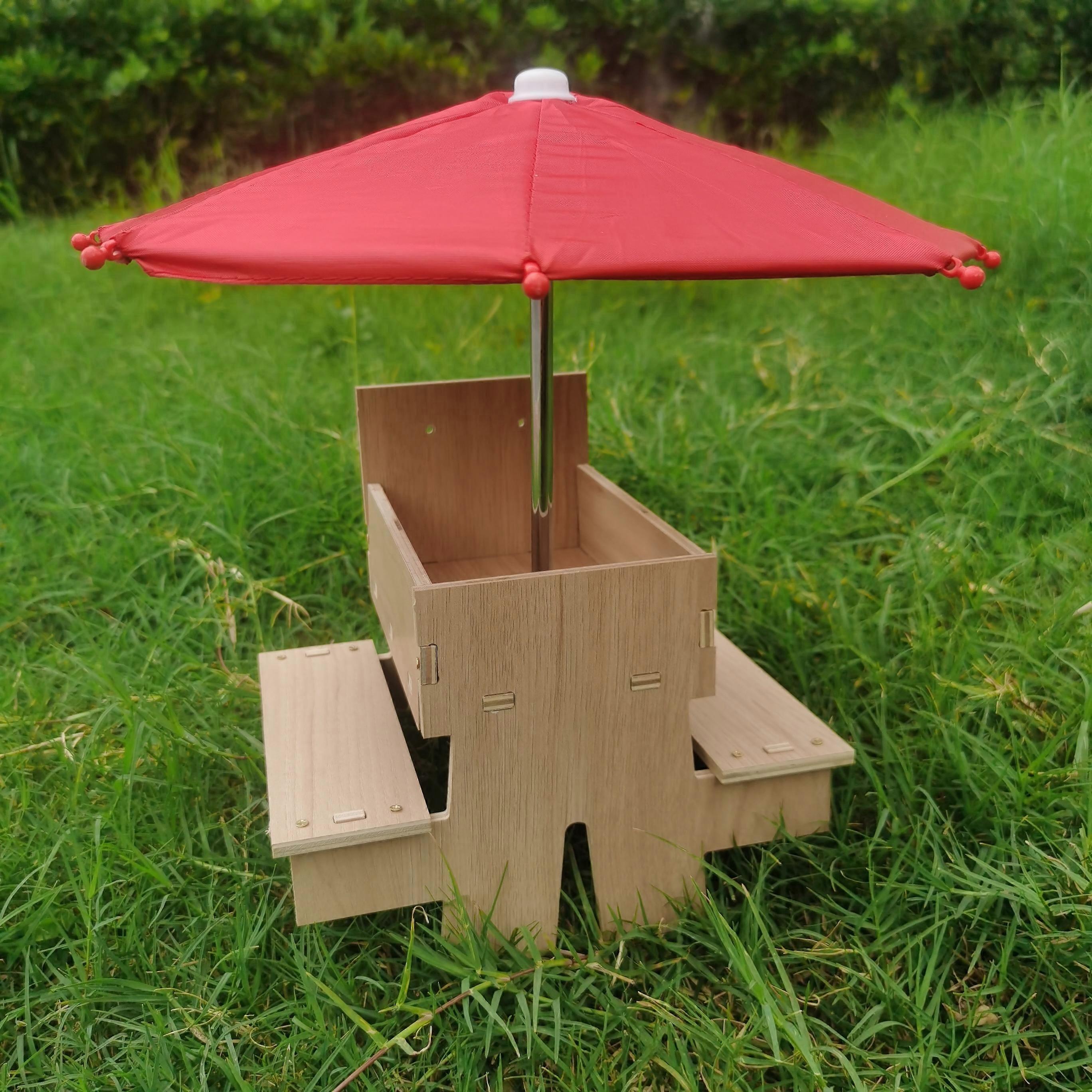 Squirrel Feeder With Umbrella, Bird Feeder For Outside, Lawn, Yard, Patio, Fall Decor