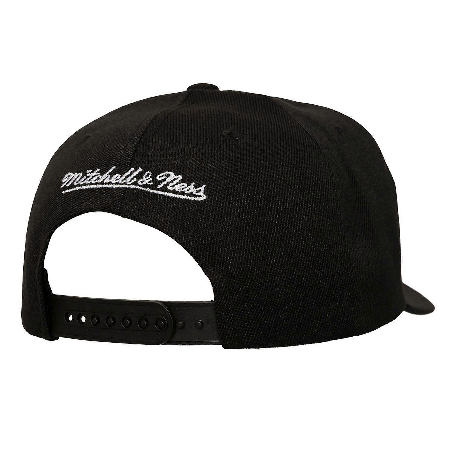 Mitchell \u0026 Ness Snapback-caps - BUSTED Chicago Bulls | Fruugo NO, image size:1500x1500