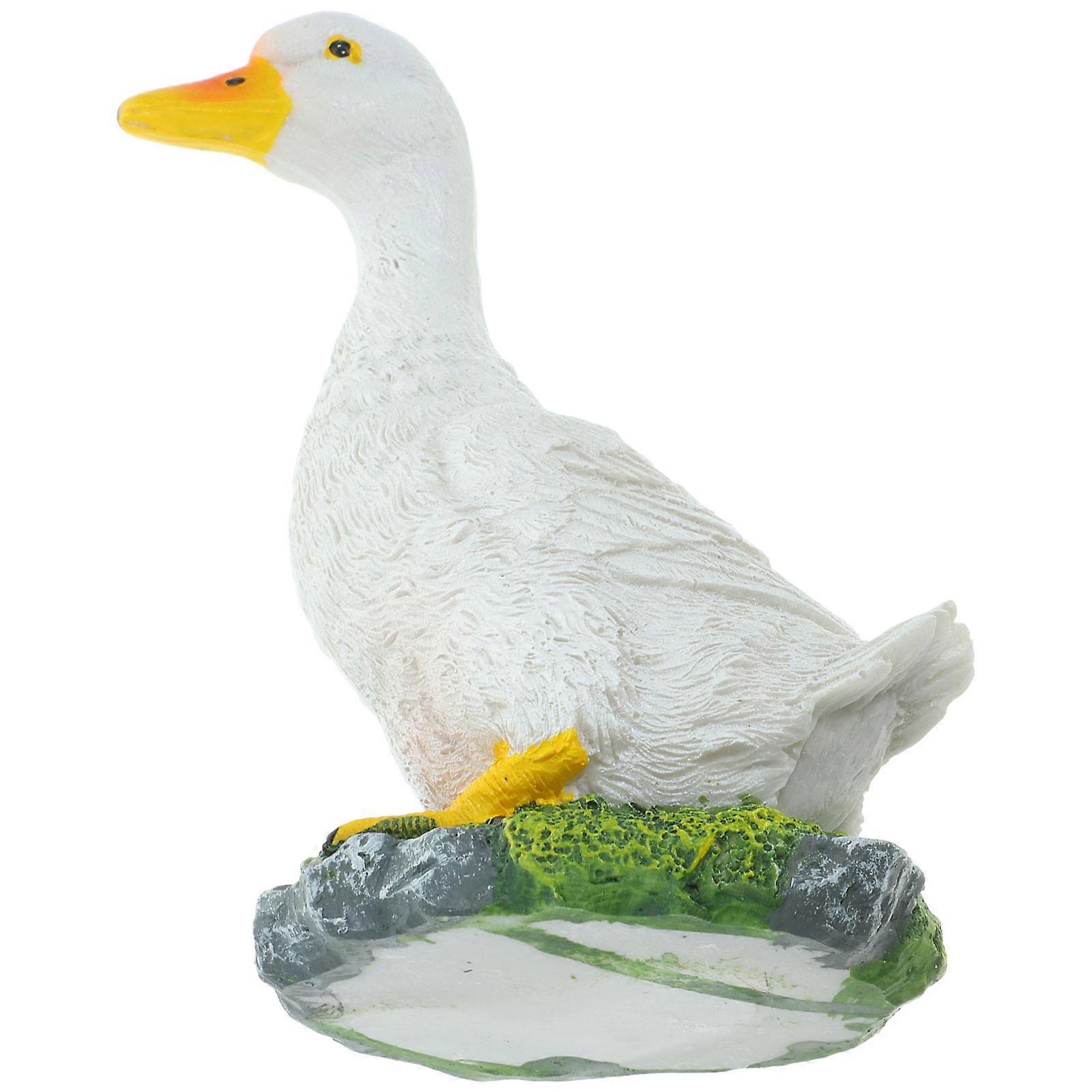 Resin Duck Figurine, Durable and Lifelike for Enhancing Garden Pond Aesthetics
