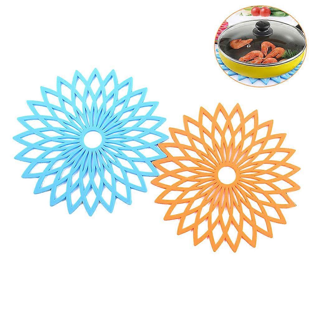 Trivets For Kitchen 2Pcs Silicone Heat-Resistant Serving Mats Geometric Flower Shape For Family Members Dining Room