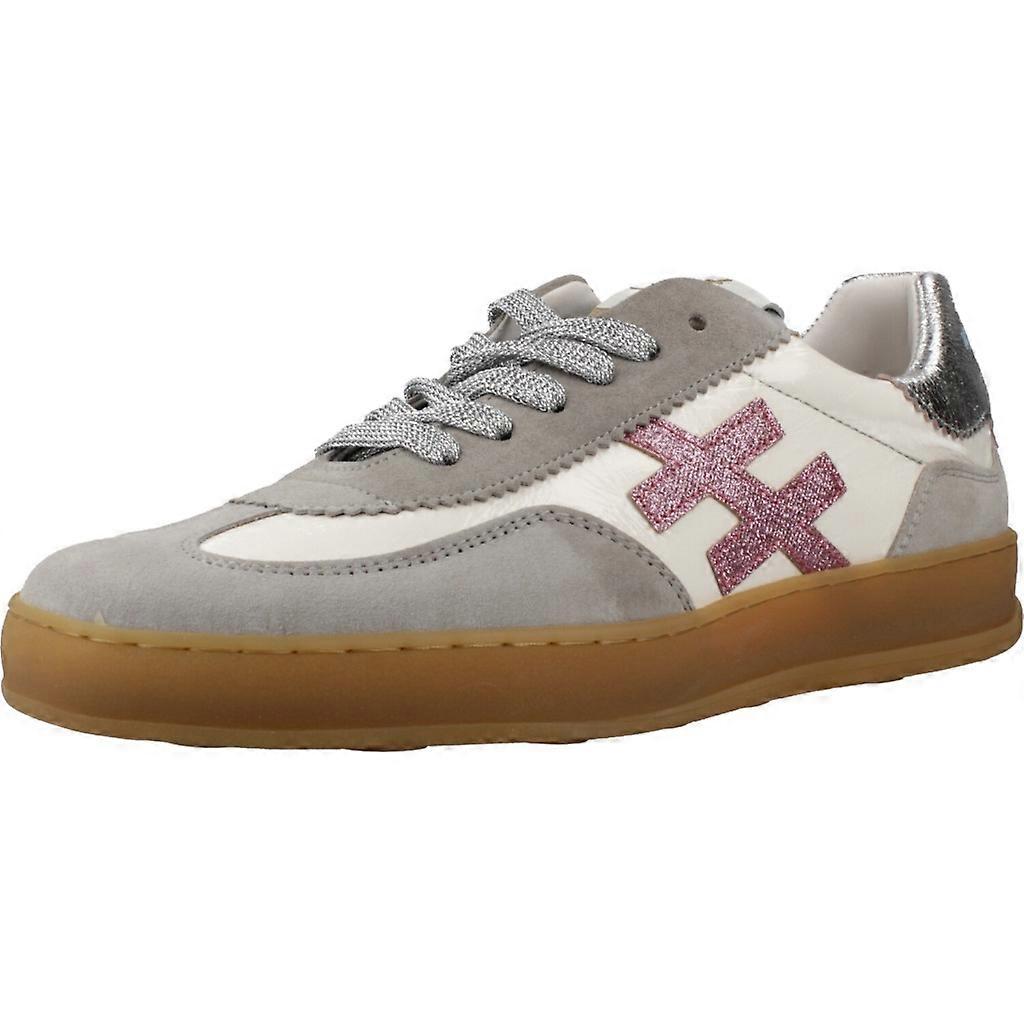 Ein weiterer Trend: Sportschuhe