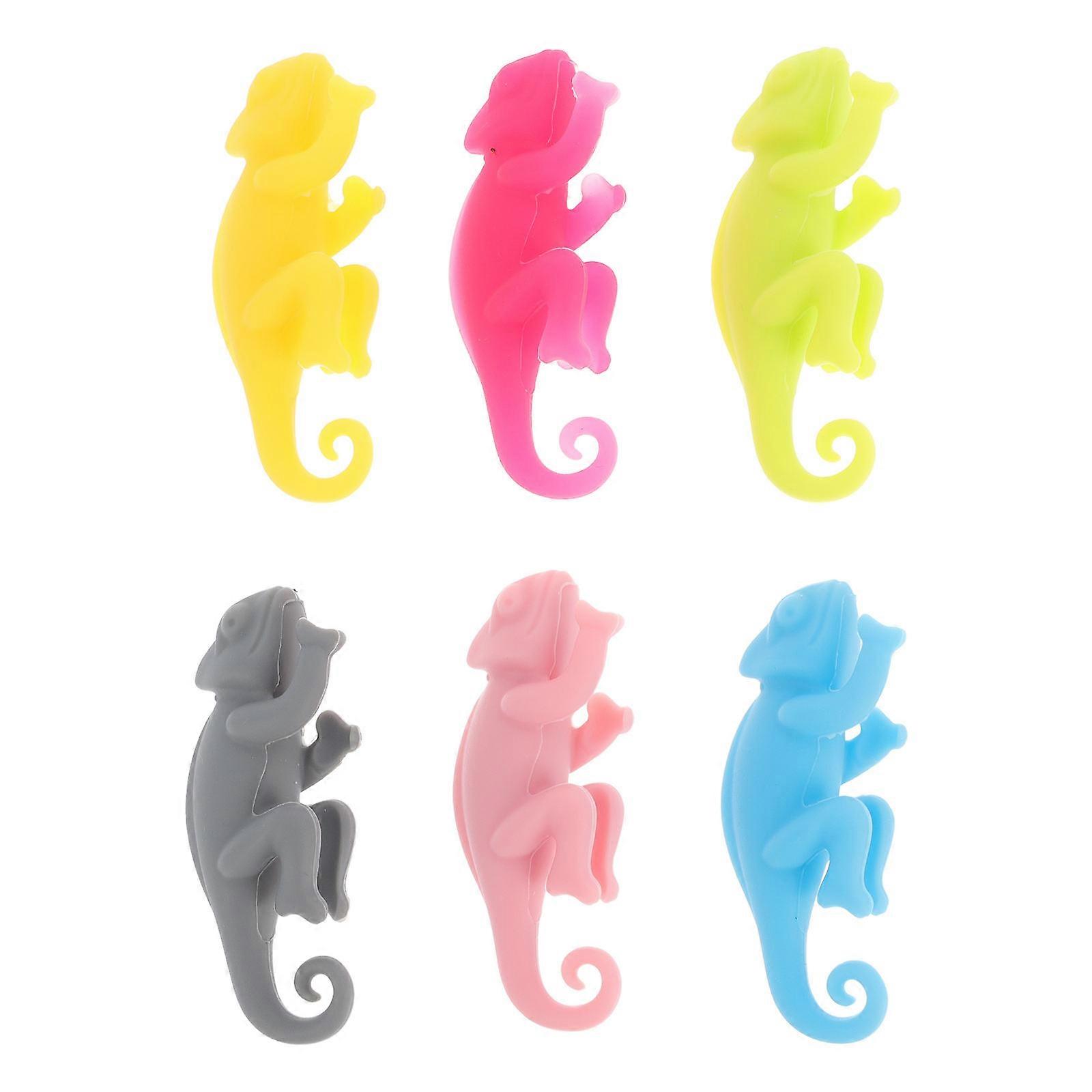 Silicone Wine Glass Markers with Cartoon Animal Charms Flexible Drink Identifiers for Cocktail Parties, Bar Accessories, and Gifts