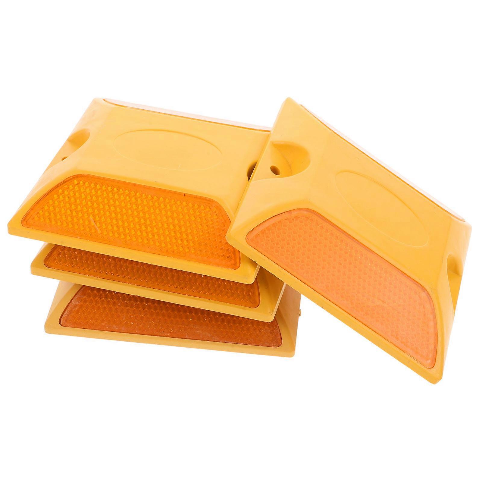 4 Reflective Road Markers for Driveway – Emergency Reflectors for Sidewalks, Paths & Parking Lots – Easy Installation with Protruding Design for