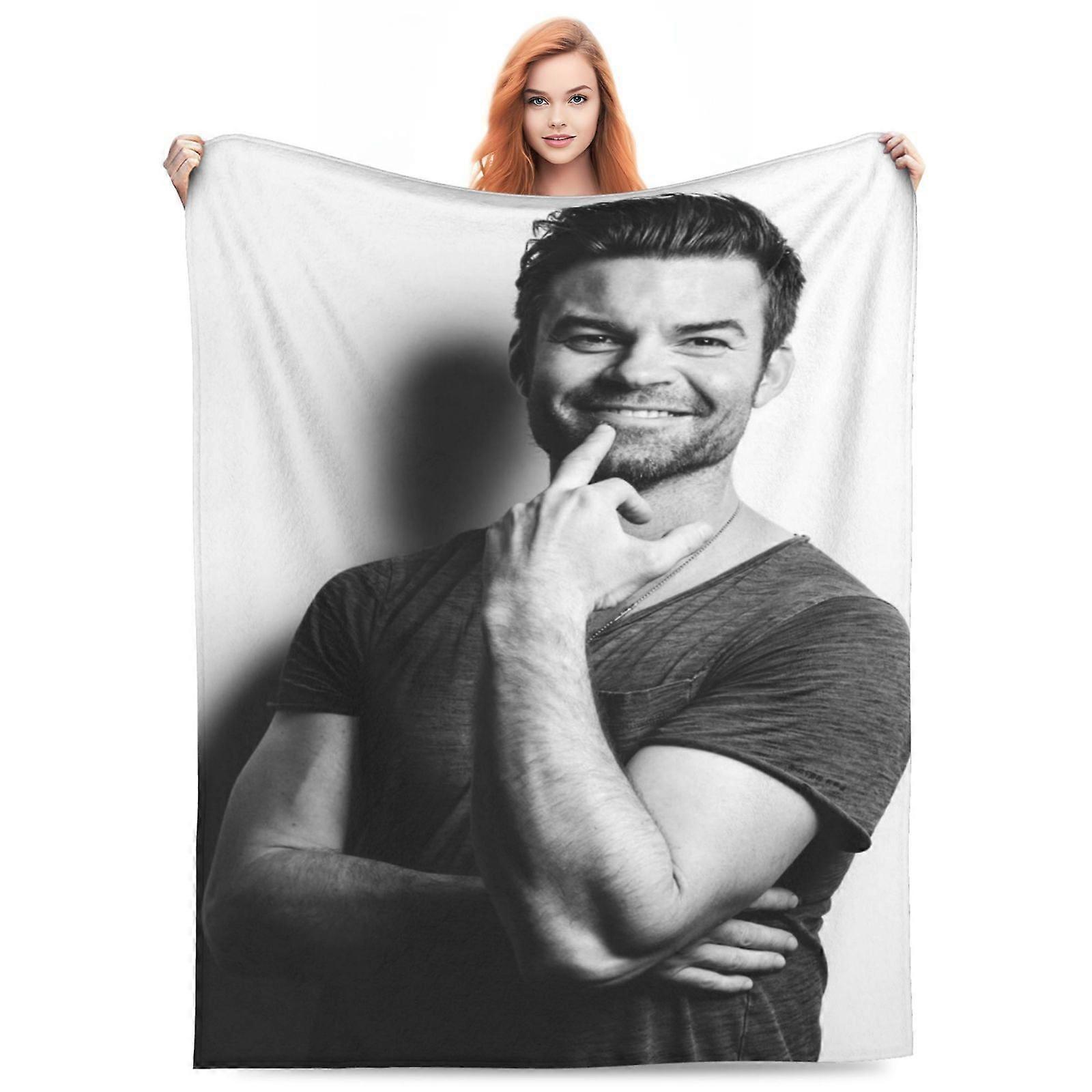 Daniel Gillies Fleece Throw Blanket, Ultra Soft Cozy Luxury Fuzzy Blanket For Couch Bed Sofa, Lightweight Warm Plush Blahufhf466