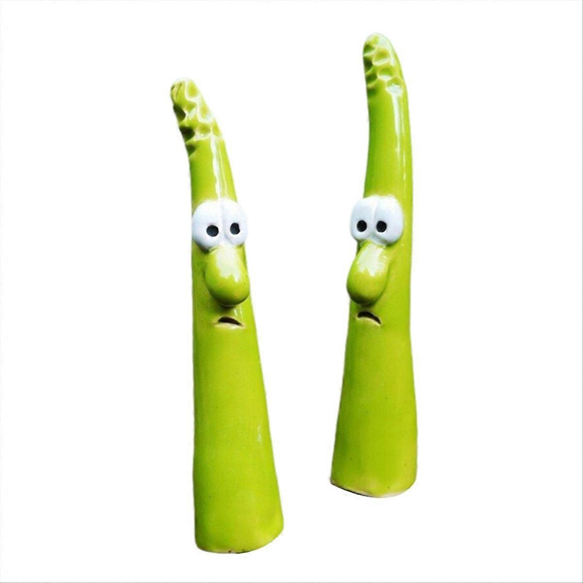 Resin Garden Stakes with Bamboo Decor 2pcs B