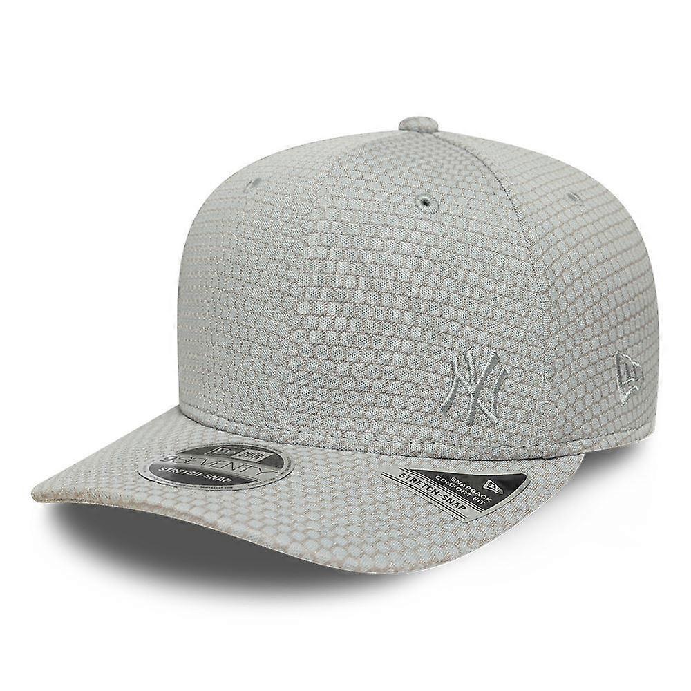 New York Yankees Mesh Flawless 9Seventy Stretch-Snap Snapback Cap