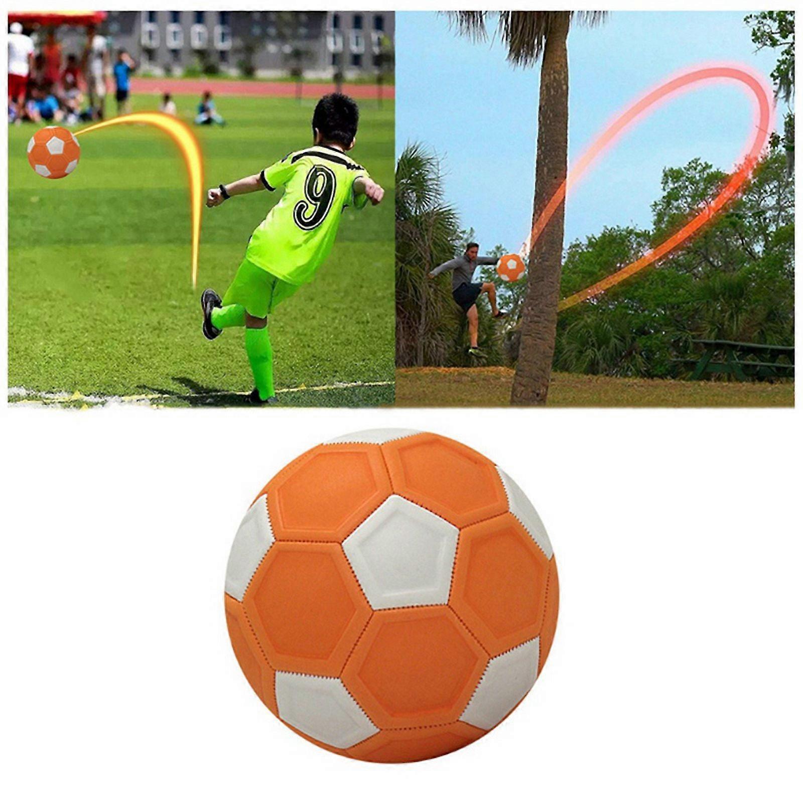 Curve Football Entertainment No 4 Generation with Inflatable Pump and Carry Bag