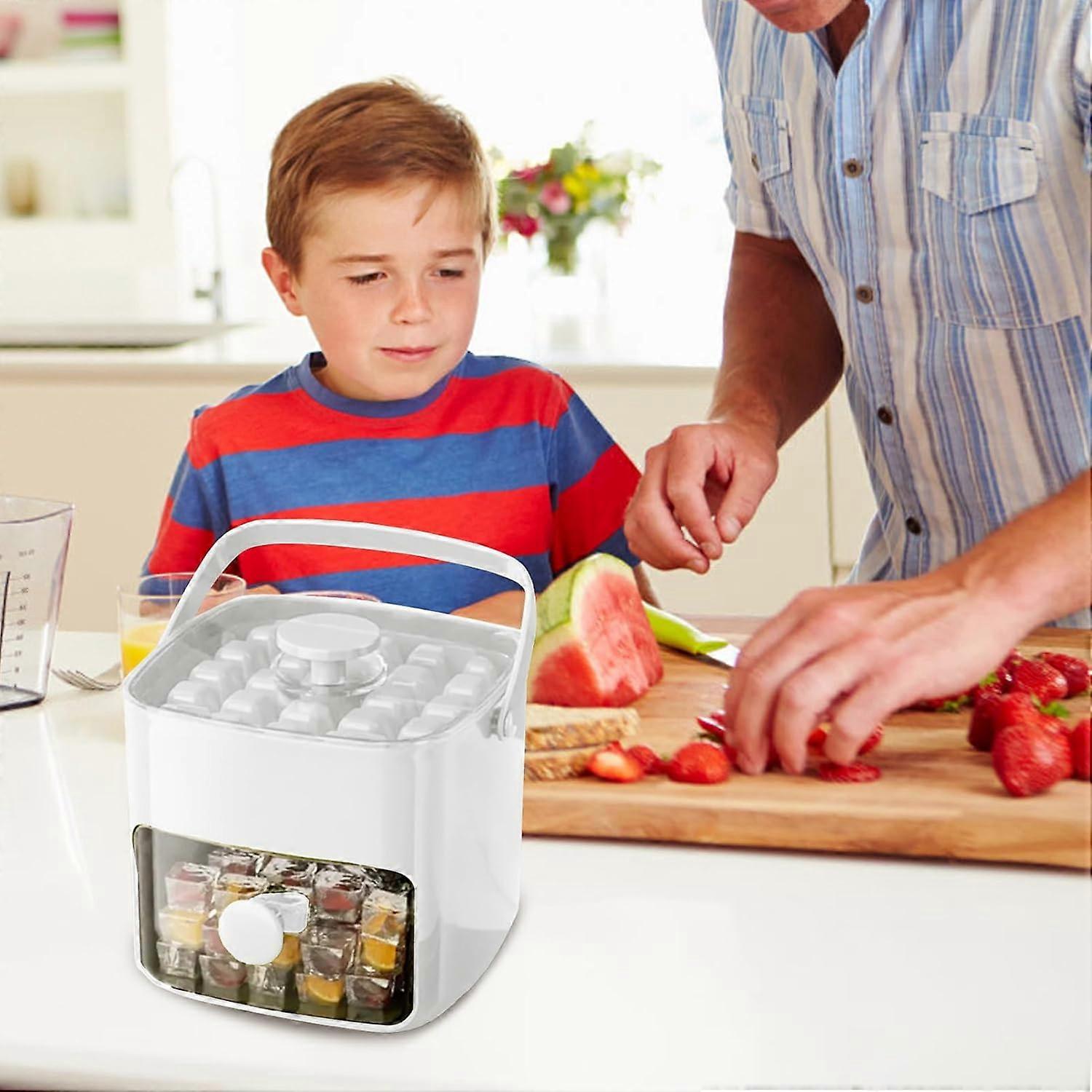 Freezer Ice Trays, EasyRelease Cube Maker With Lid, Portable Ice Cube Tray For Picnic And Kitchen, Creamy Color