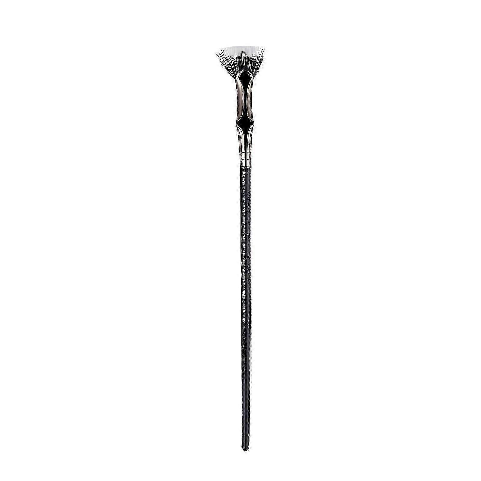 Fan-Shaped Double Mascara Brush With Well-Defined Roots Fan-Shaped Mascara Brush With Angled Eyeliner Brush With Lower Mascara Brush