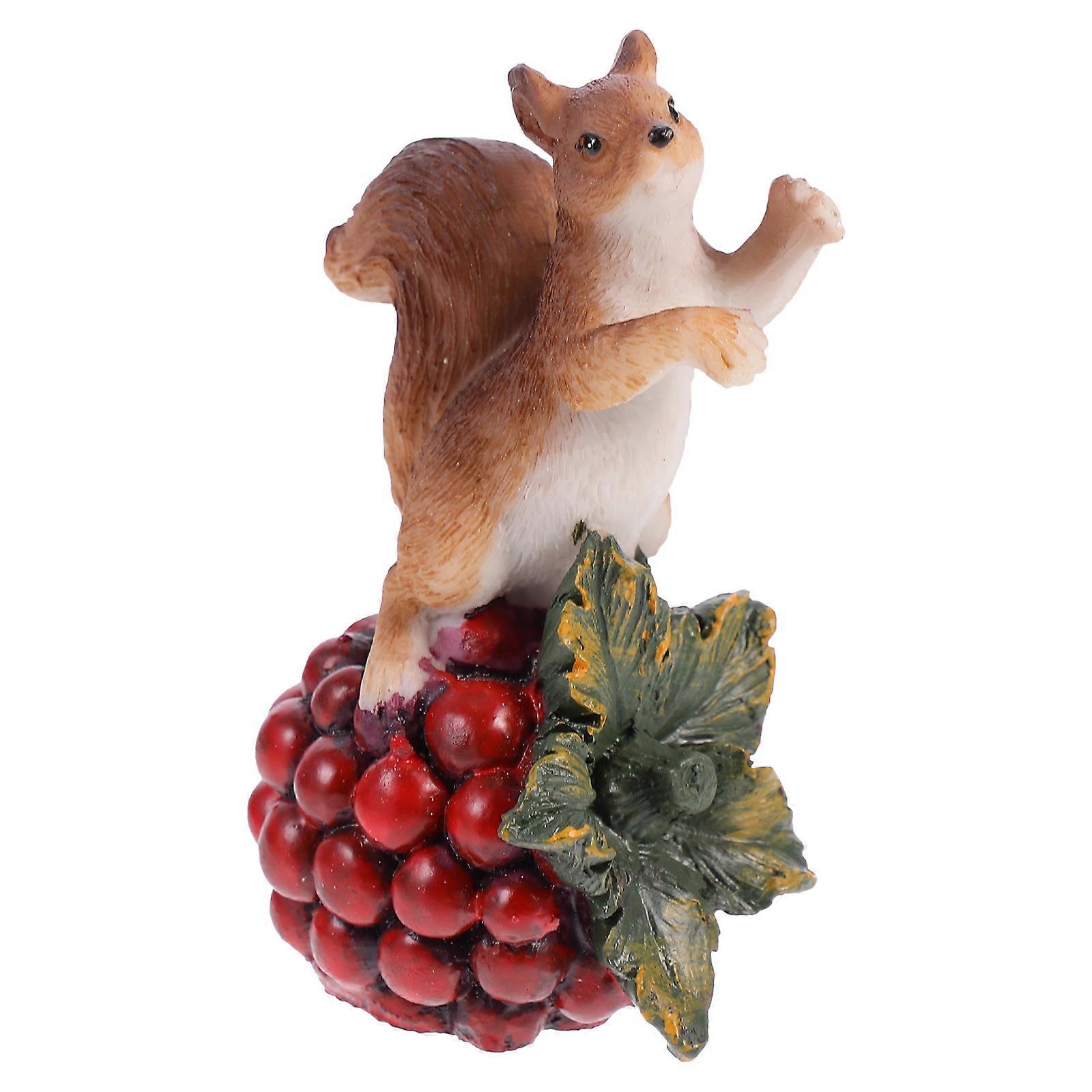 Resin Squirrel Statue for Decoration 2Pcs Realistic Home Figurine