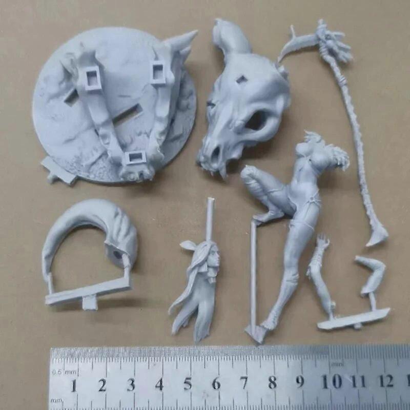 Predator 1/24 Scale Resin Model Kit Unassembled Diorama and Unpainted Diy Miniatures Toys Figure