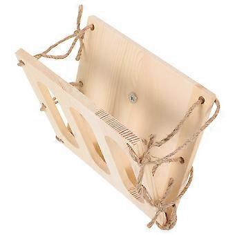 Mangeoire à foin en bois beige pour lapins et autres petits animaux.