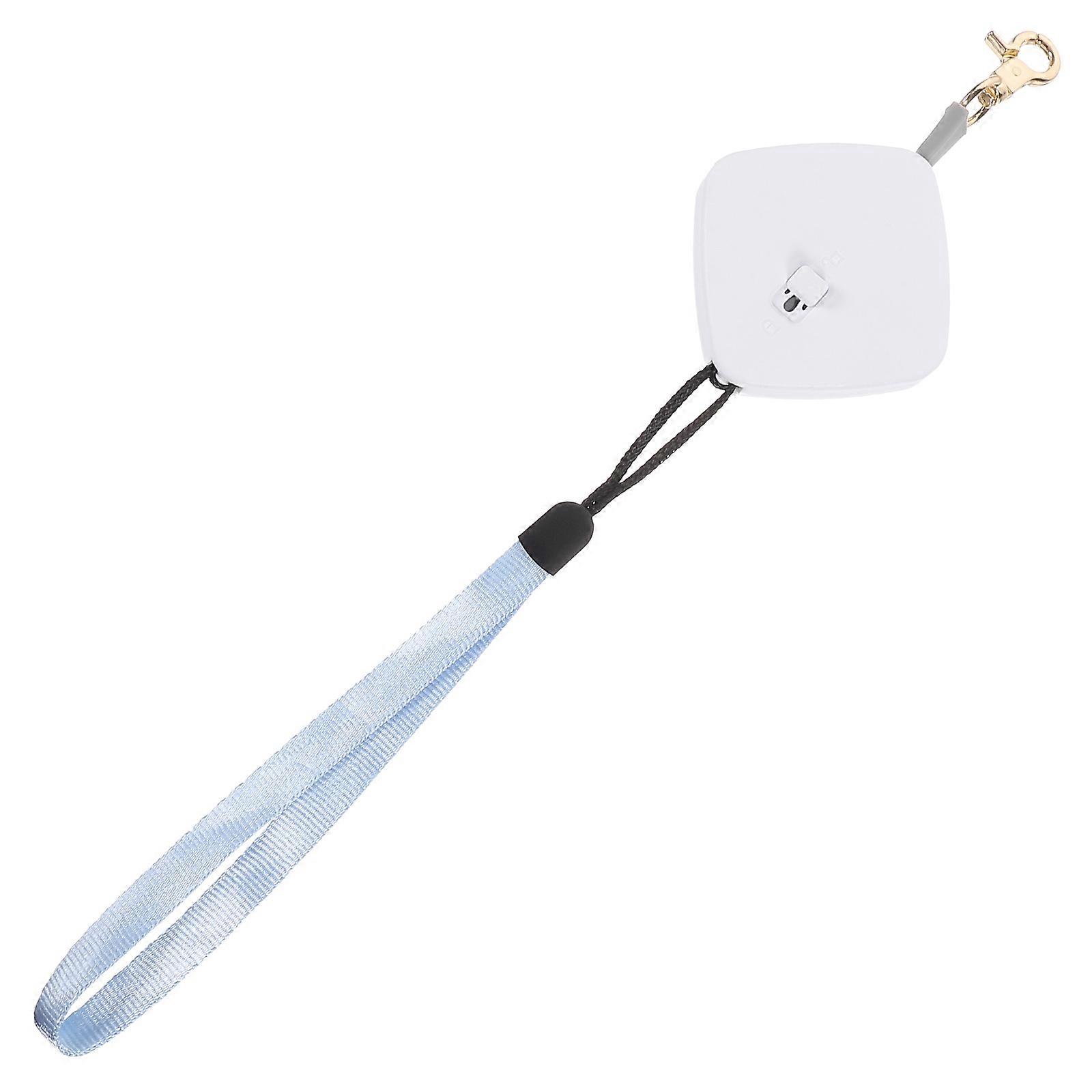 Here's a well structured product description for your retractable dog leash tailored for small pets:

 

**Retractable Dog Leash for Small Pets –