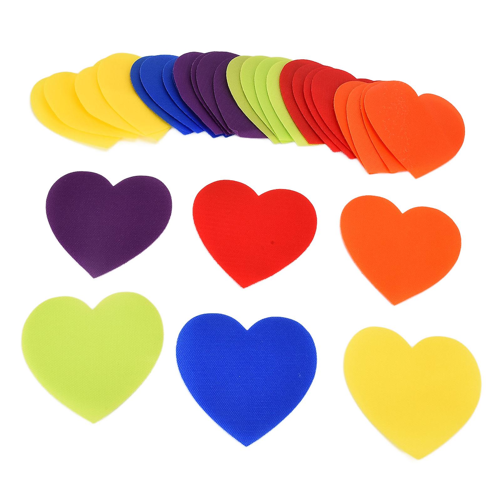 Marqueurs de tapis colorés en forme de cœur pour activités d'intérieur et de salle de classe