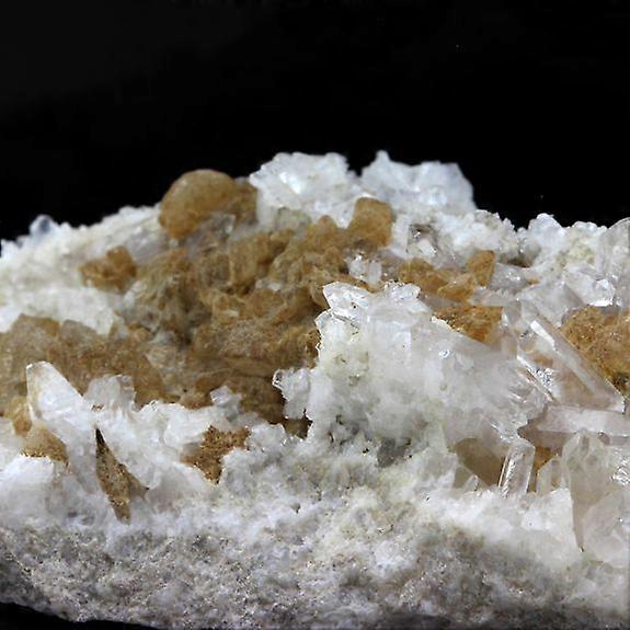 Quartz + Albite + Calcite 275.85 carats