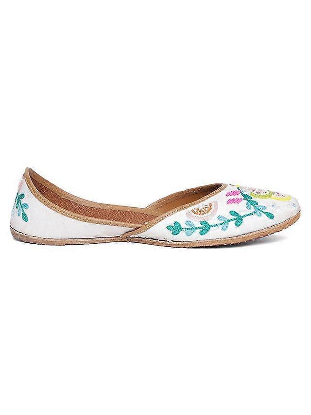 Glam Story Women's Fruit Punch Embroidered Punjabi Jutti