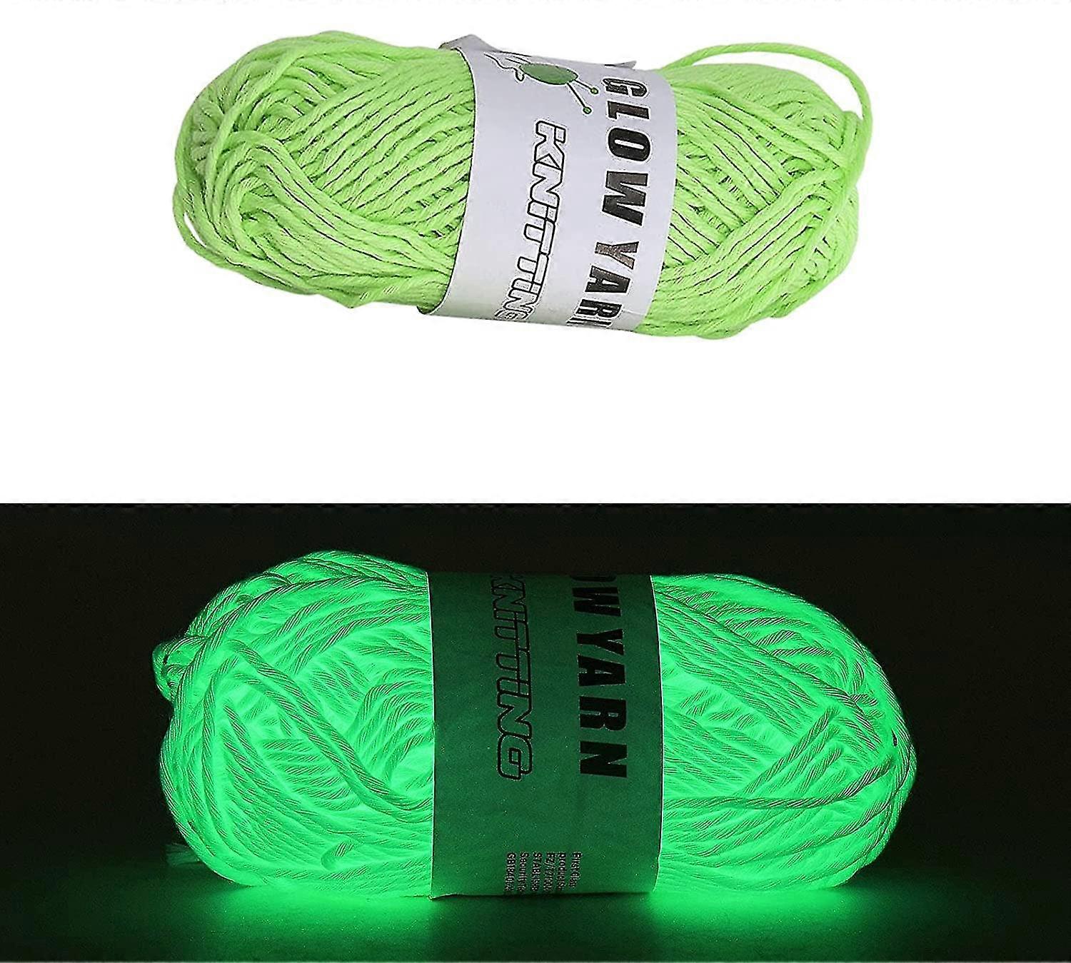 זוהר בחוט הכהה, זוהר בחוט הכהה לסריגה, חוט זוהר לסריגה, סריגה, מלאכת יד תפירה למתחילים ירוק