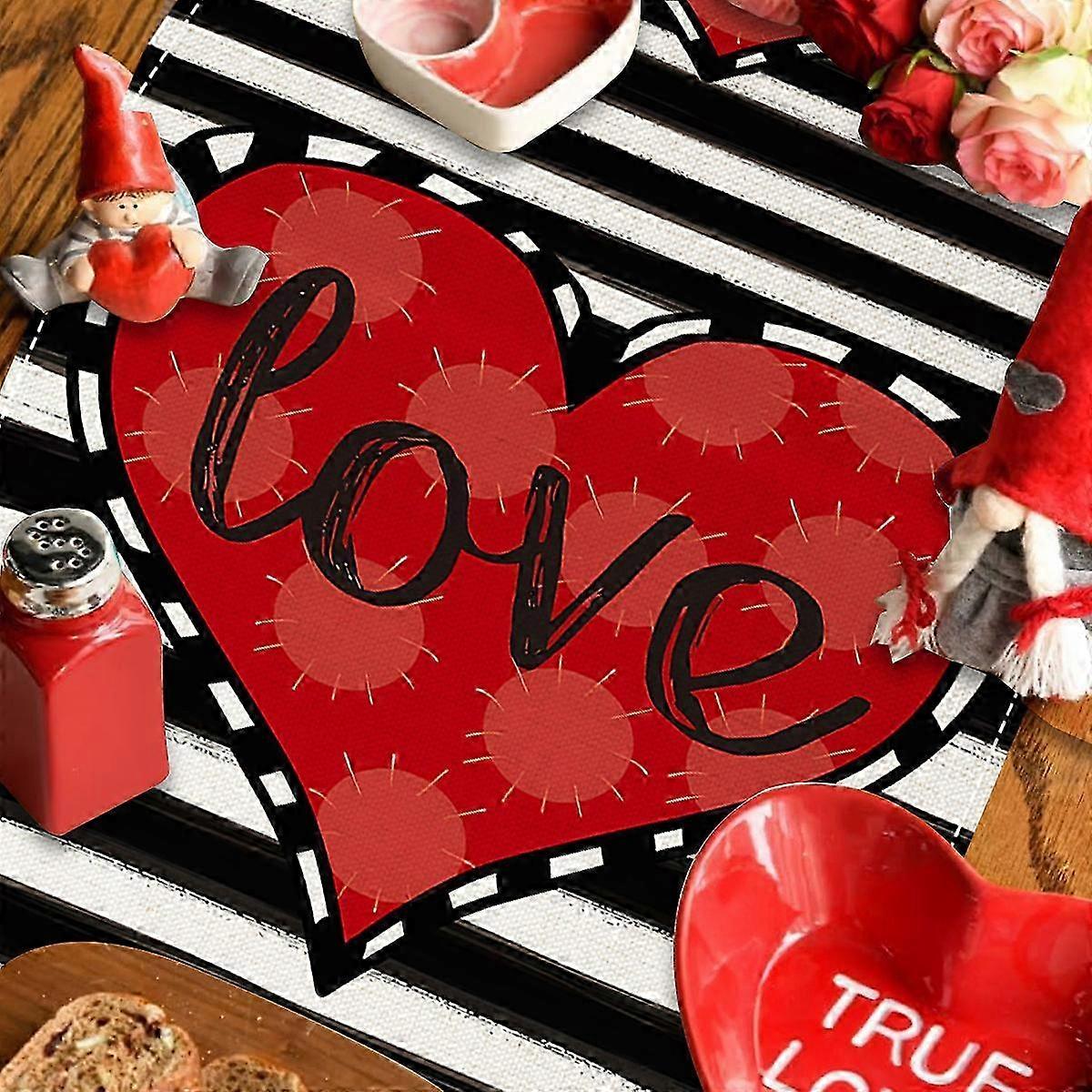 Heart Pattern Linen Table Runner