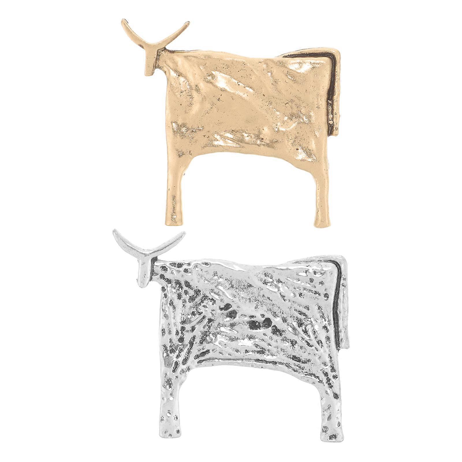 Vivid Cattle Shaped Brooch in Assorted Colors Made of Alloy for Decor with Sturdy Pin 2pcs