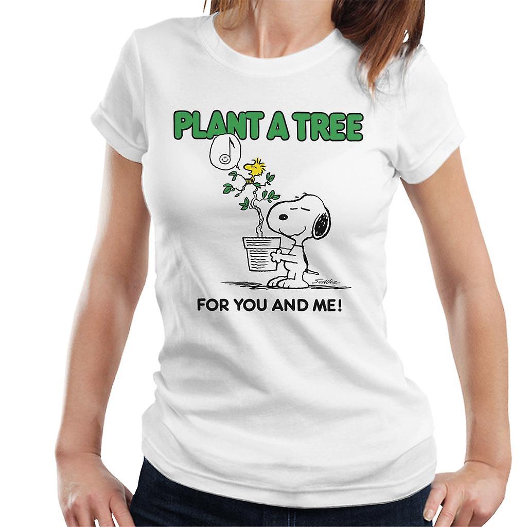 Peanuts Snoopy Plant A Tree Women's T-Shirt