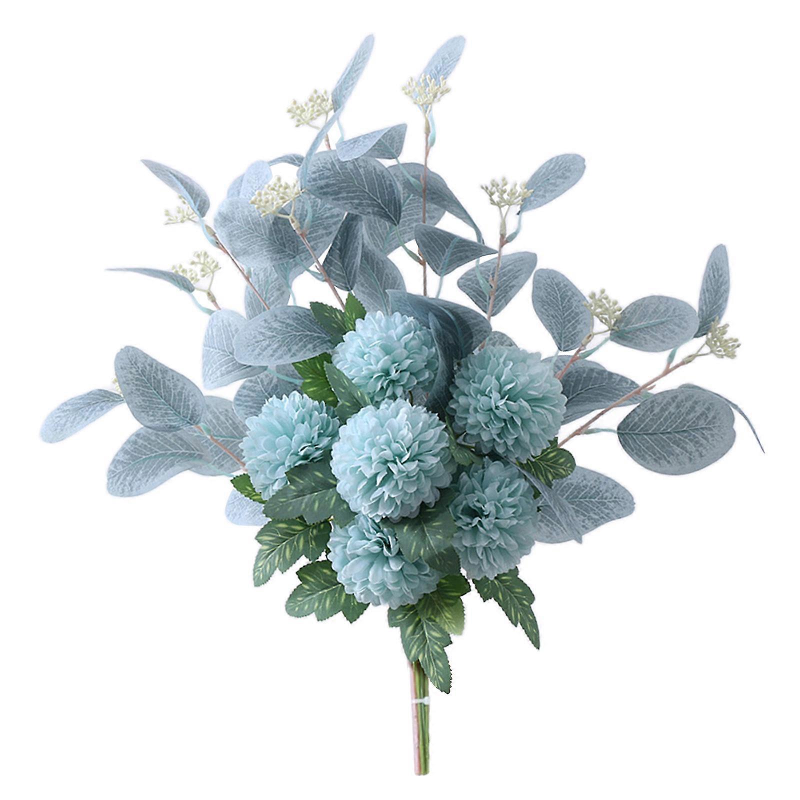 Holding flower Ping pong chrysanthemum bundle eucalyptus leaf ball chrysanthemum bundle wedding