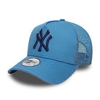 New York Yankees Youth Trucker League Essential Adjustable New Era Cap