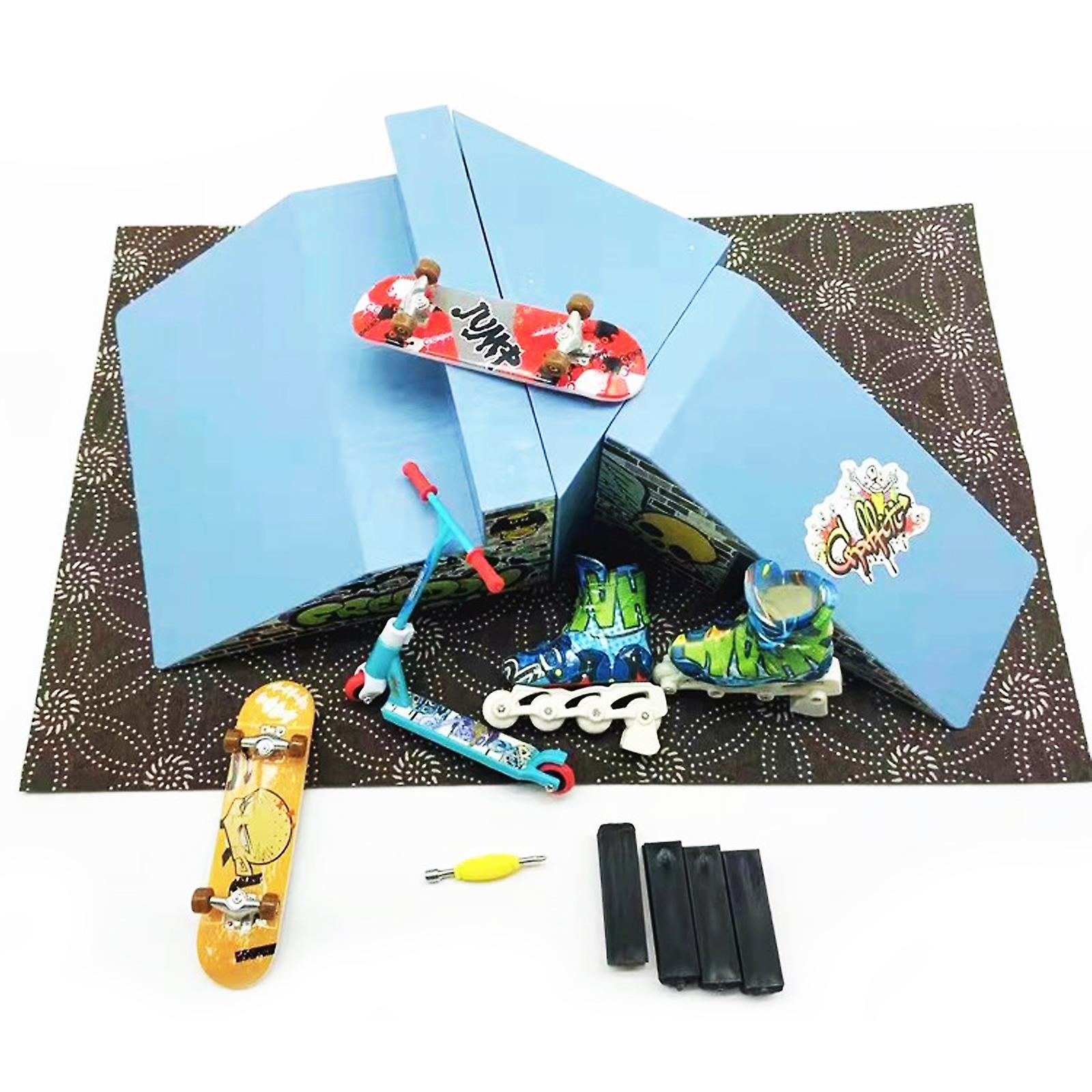 Doigt Skateboard Patins Table Top Fingertip Skateboard Combinaison Scène Jouet Étrange