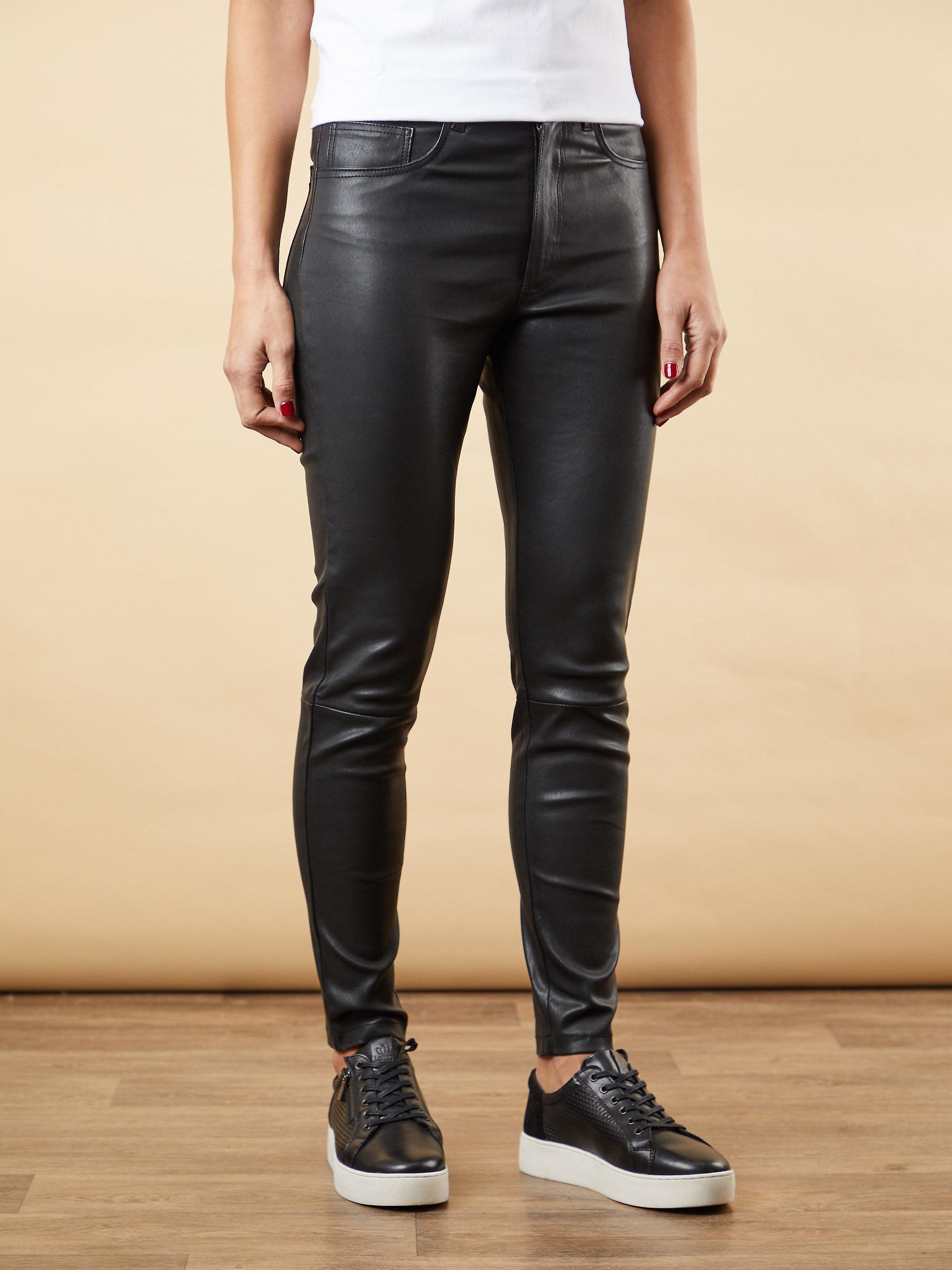 Leather Trousers in Black