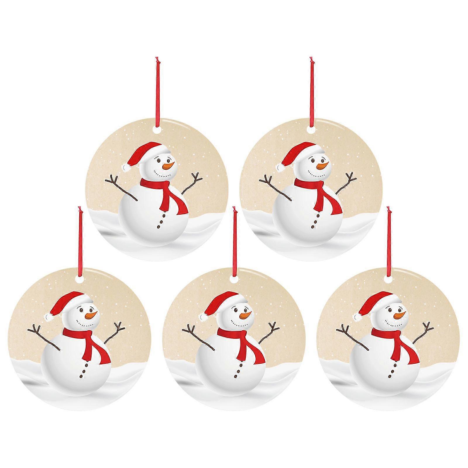 تخصيص الزينة على شكل الحلي المعلقة لتزيين عيد الميلاد