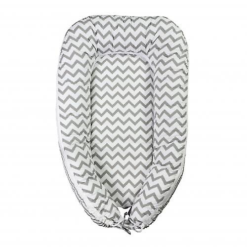 Puckdaddy Baby Nest Svea 105x60cm with Chevron Pattern in Grey with Zipper