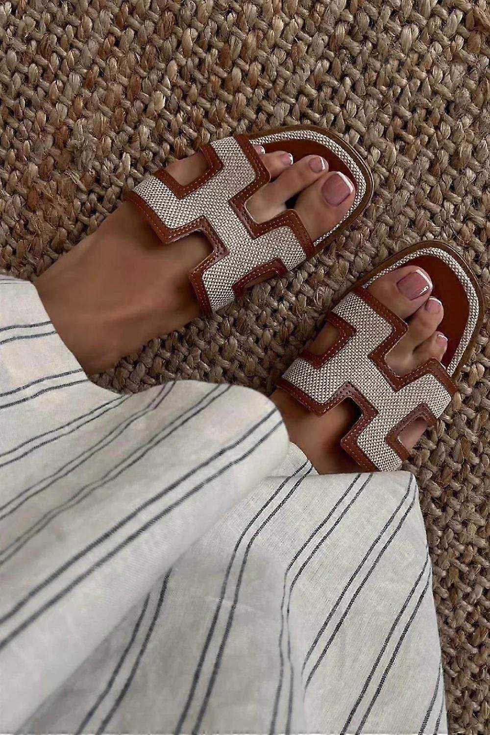 House Of Sehrish HR2 棕褐色人造皮革设计师带凉鞋