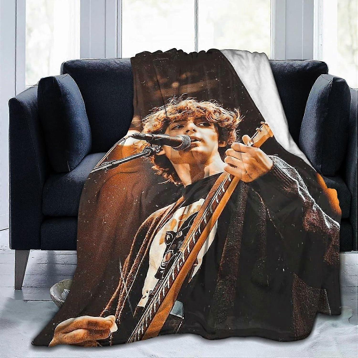 Finn Wolfhard Throw Blanket,Super Soft Comfy Flannel Fleece Blanket,Lätt Mysig Microfiber Anti-Pilling Filt forjvrivjh3535