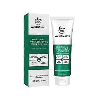 Detergente viso illuminante con niacinamide, formula idratante e non tensiva per una pulizia profonda.