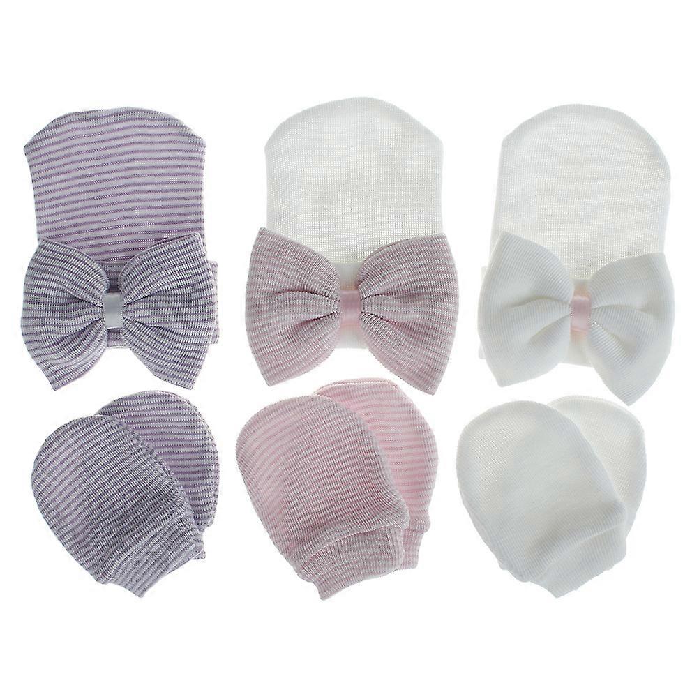 Touca com laço para bebê, luva e gorro de tricô.