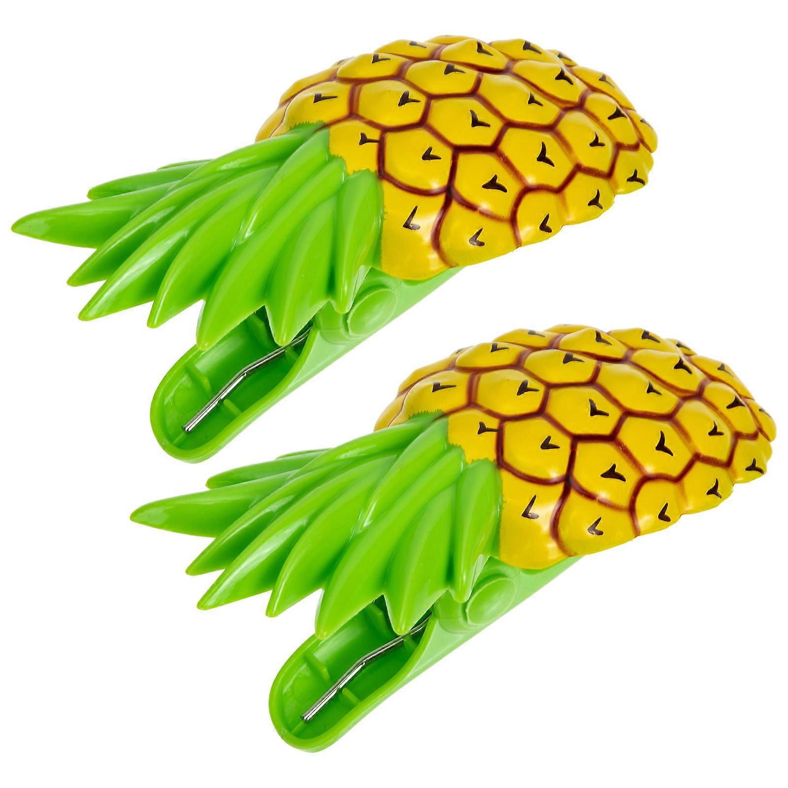 beach Towel Clips Made of Plastic Smooth Edges Multi Color for Fixing Clothes and Towels 2pcs