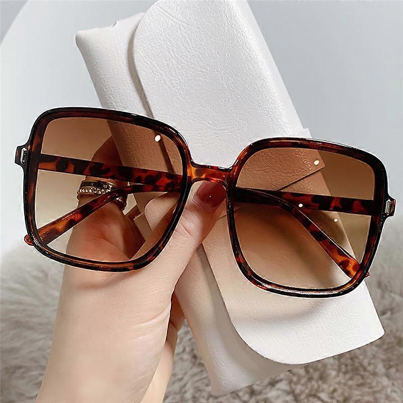 Stylish Pink and Tea Gradient Sunglasses Fashion Tea Gradient Sunglasses – Vhailo main image 2