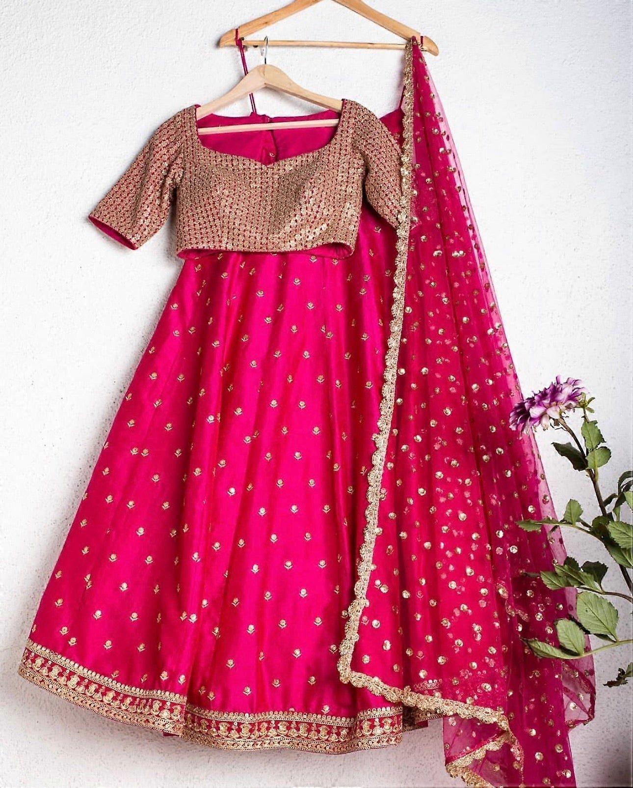 Fab Zone 女装设计师派对服 Lehenga Choli with Sequence 和 Zari 作品