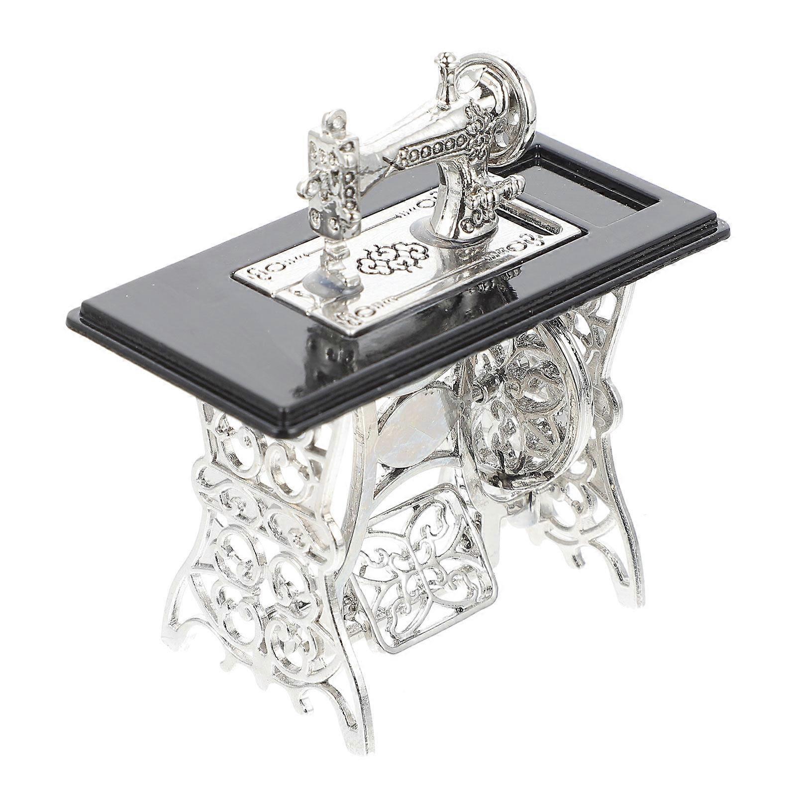 Mini Sewing Machine Model Pedal Sewing Machine Decor Accessory Black Alloy for Home Decor 1Pcs