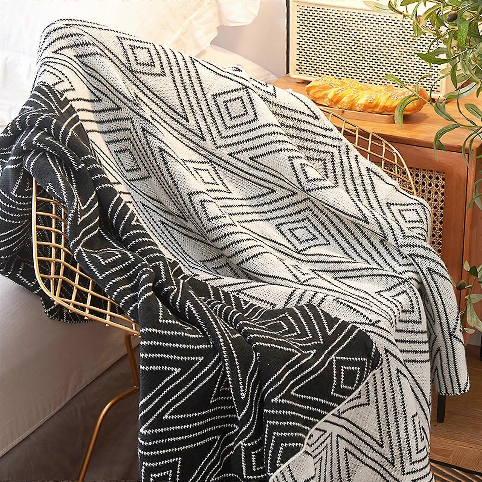 Black and White Argyle Pattern Soft Throw Blanket, Knitted, 127 x 152 cm, All Seasons, For Sofa Chair Setee Bed