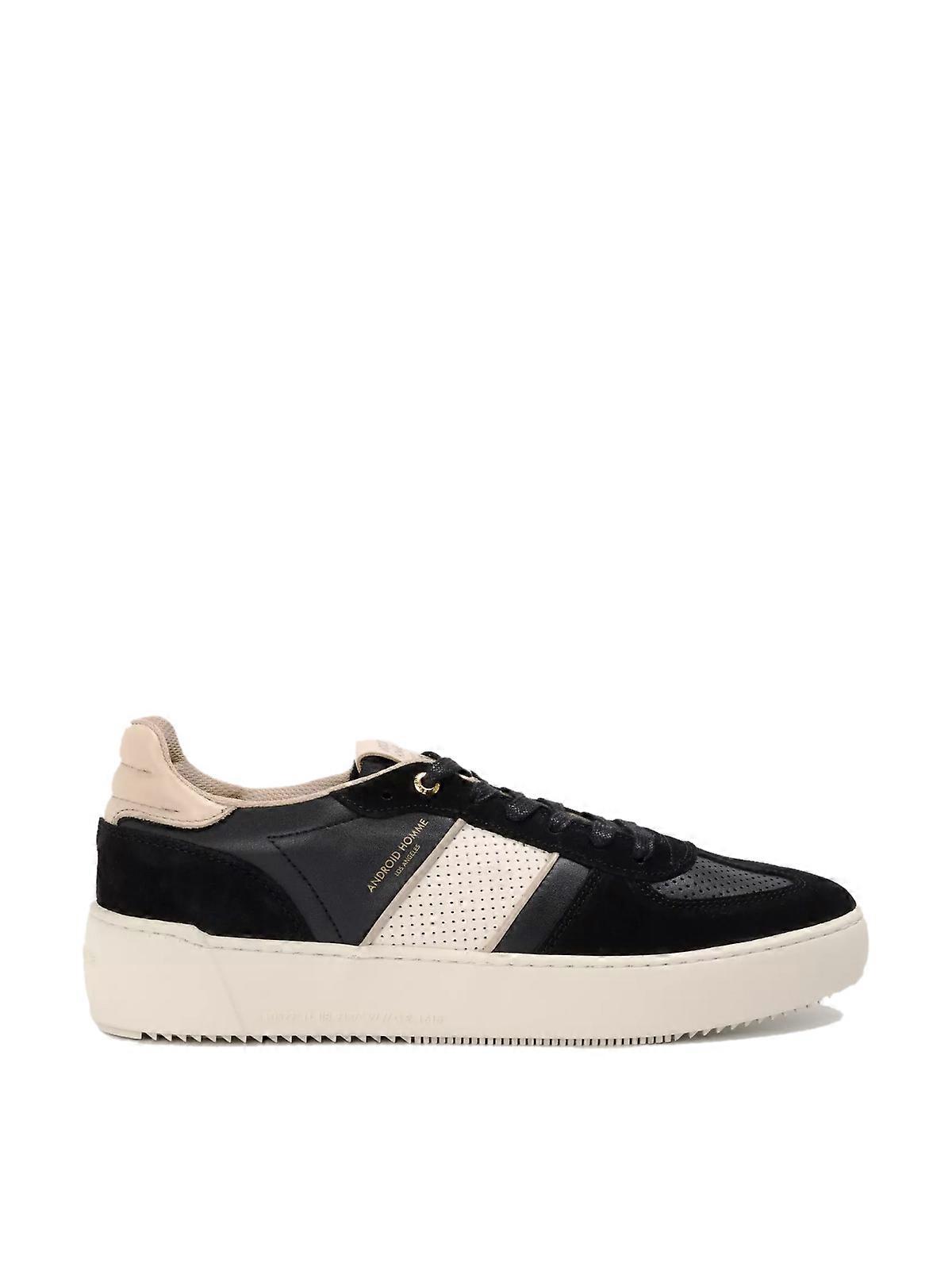 Coliseum Terrace Low Top Sneakers