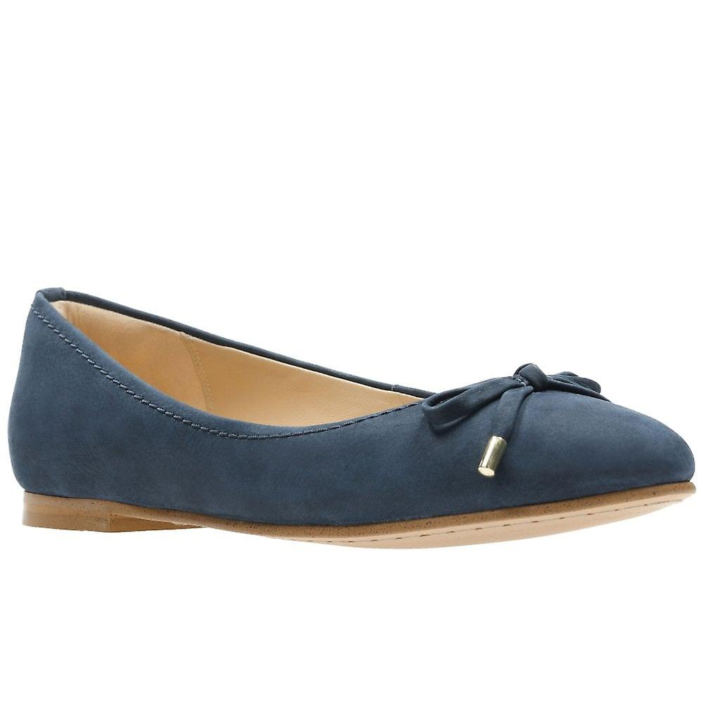 Clarks Grace Lily Bow Trim Bale Pompaları