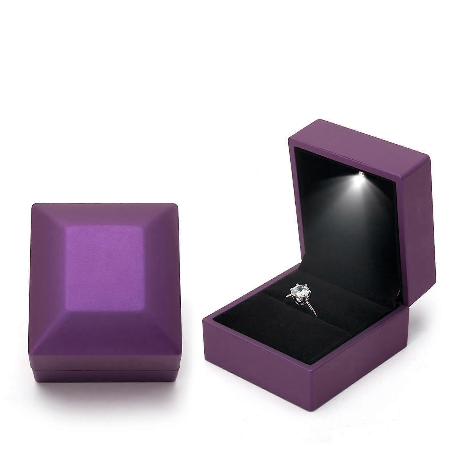 Heart-shaped LED ring gift box for special occasions