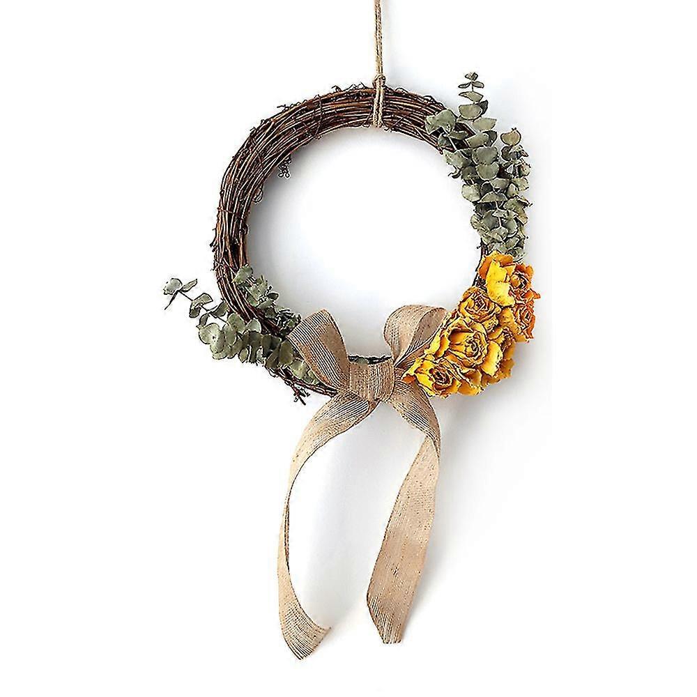 Keltainen ruususeppele syntymäpäiväjuhlan koristeluun, rottinkivanne