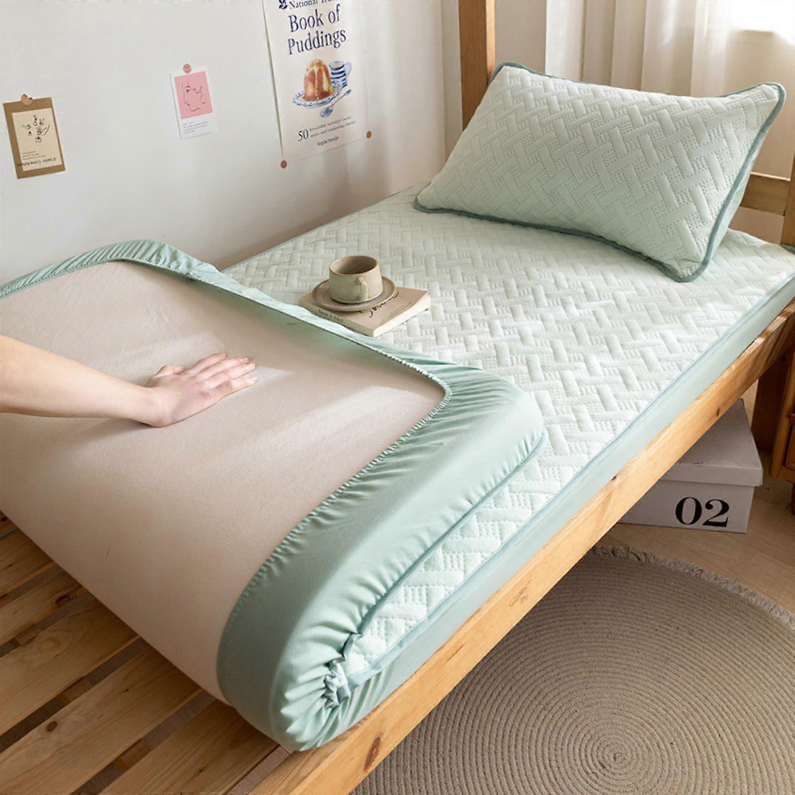 Fitted Bed Sheets 120x200+25cm  Quilted With Durable Elastic Edges  Extra Deep Pocket