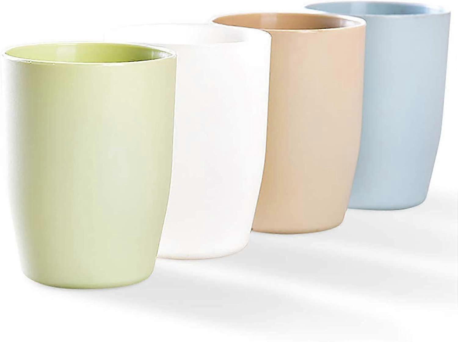 Set med 4 plastkoppar för badrummet