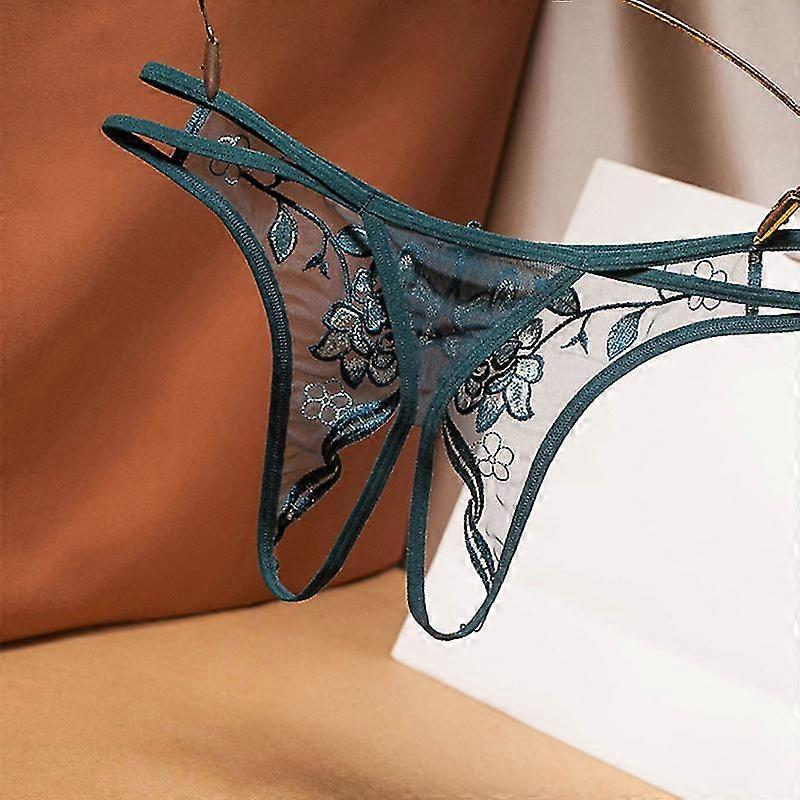 Doggy uslubidagi yalangoch ayollarning uy qurilishi fotosuratlari