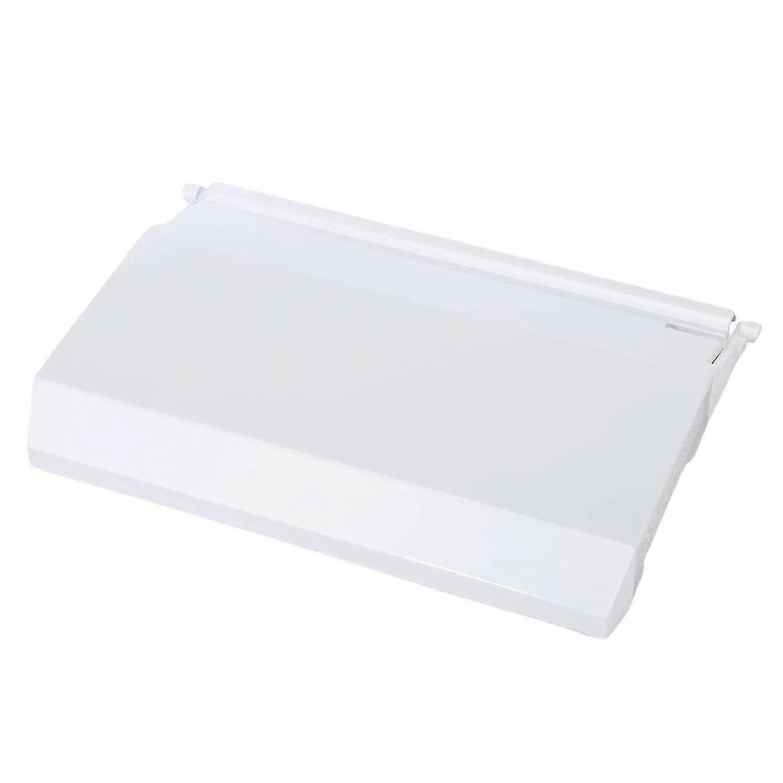 Debris basket for swimming pool accessories with efficient skimmer gate